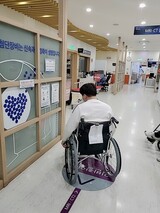 「３５３万人接種」でも収まらぬワクチン不信…「補償を幅広くすべき」