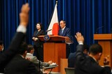 菅首相が全面支援した側近、「お膝元」で落選…首相交代論も浮上
