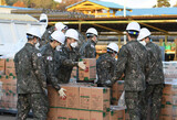 韓国軍備蓄の尿素水、半分の２０万リットル放出…港湾近くのガソリンスタンドに供給