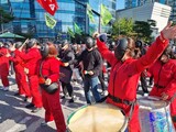 韓国政府が野球場には１万人の入場認めたのに、集会は９９人に制限するわけは