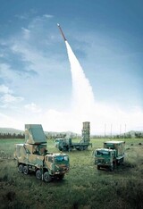 ＵＡＥ「韓国産防空ミサイル『天弓』購入…４千億円規模」