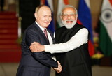 インドはなぜ、新しい友人の米国を捨て、古い友人のロシアに向かったのか