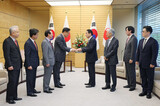 韓日政策協議団、岸田首相と面会…韓日関係、改善なるか