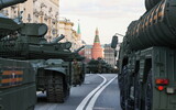 ロシア軍、廃墟と化した占領地マリウポリで「勝利の日」行事を準備