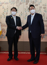 日本政府「両国関係の早期改善に向けた尹大統領のリーダーシップに期待」