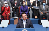 尹錫悦氏、第２０代韓国大統領就任…自由・成長優先、統合メッセージなし