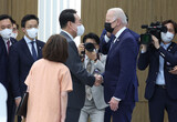 韓米会談で訪韓のバイデン大統領、烏山基地に到着「安保同盟と経済協力の深化を期待」