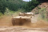 韓国型歩兵戦闘装甲車「レッドバック」機動シーン 韓国で初公開