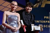 韓国映画、カンヌの新たな主役に…監督賞と男優賞受賞