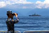 中国軍、台湾の山と軍艦が鮮明に見える写真公開…その意図は