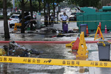 ソウル豪雨でマンホールに転落した男性、遺体で発見…中学生が急流に流され行方不明