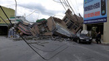 台湾でＭ６.８の地震…コンビニ崩れ、列車脱線