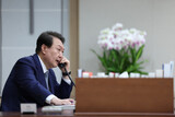 日本と戦略目標違うのに…尹大統領、繰り返し「韓米日、安全保障で協力」強調
