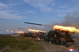 北朝鮮、再び東・西海上に４００発砲兵射撃…同日未明の発射１４時間後に砲撃再開