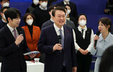 韓国大統領室、突発映像のテレビ放映に「悪意ある編集…強い遺憾」