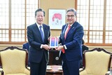 韓国外相、公明党の山口代表と懸案について意見交換…強制動員には触れず