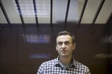 プーチン大統領の政敵ナワリヌイ氏、毒物を盛られた疑い…収監中の刑務所に救急車
