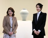韓日の首脳夫人、リウム美術館で白磁展を鑑賞…広島での再会に期待