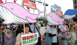 ［フォト］「核汚染水、海ではなく陸地に」…ソウル都心に鳴り響いたクジラの叫び