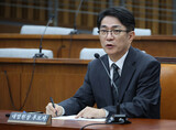 「大統領の友人の友人」韓国最高裁長官候補、資質と道徳性疑われた末に退場