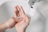 手を洗うのは減り、飲酒は増え…コロナ禍後の韓国人