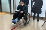 「韓国の大規模病院、強制退院に病室がらがら」車椅子で国軍病院へ