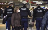 「本当の出身地」を尋ねたドイツの警官、「人種差別」で賠償判決