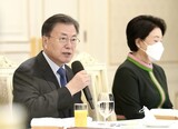 韓国検察、文在寅前大統領夫妻の口座を唐突に調査…野党「恥をかかせるため」