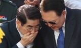 戒厳失敗後、尹大統領は法令集をあさり、キム長官はうずくまって沈黙