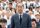 【社説】大統領選出馬は「様子見」、通商交渉で懸念増…ハン代行の無責任さ＝韓国