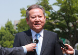 尹側近の前行安部長官「５万ウォン札の札束」詰めたバッグ…現金申告０ウォン