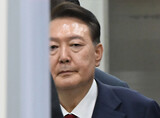 再び拘束された尹前大統領…特検、外患罪などの余罪の捜査に弾み