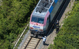 線路で労働者２人が列車にはねられ死亡…韓国政府、違法事項あれば社長解任を検討
