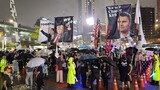 トランプ大統領とカーク氏の写真掲げ…韓国首相の警告無視して続くソウルの反中集会